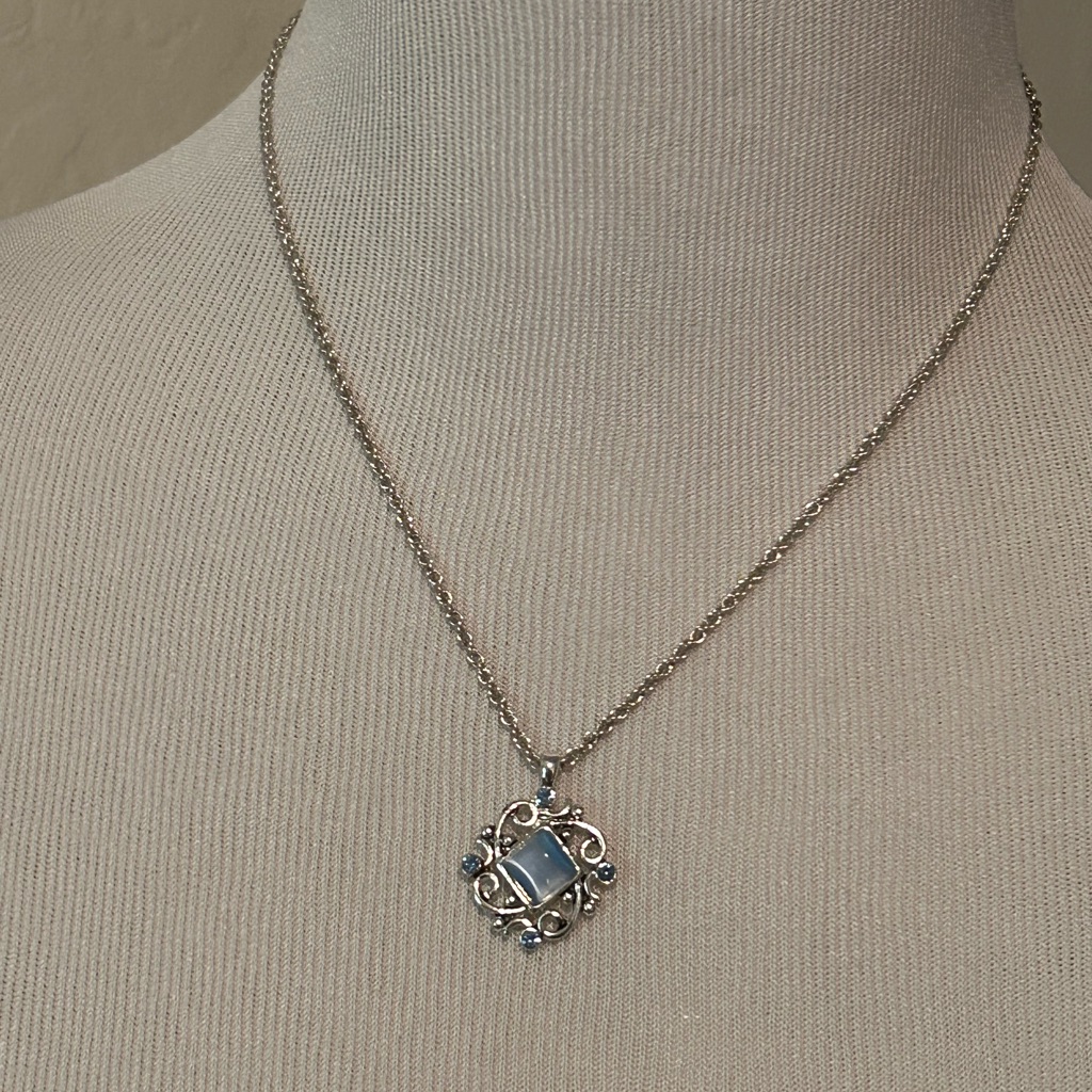 Womens Ch Carolina Herrera Silver Tone And Opal Pendant Fairytale Necklace 31$